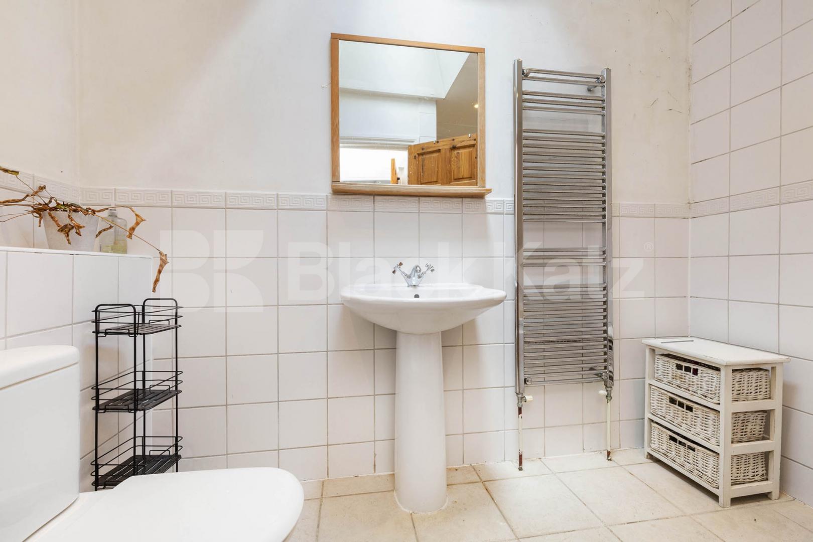 Superb 5 bedroom house arranged over 3 floors with private garden Windsor Road , Holloway